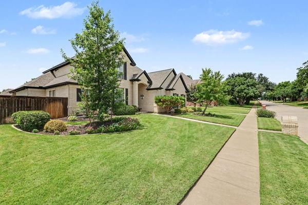 8217 Thornhill Drive Property Photo 3