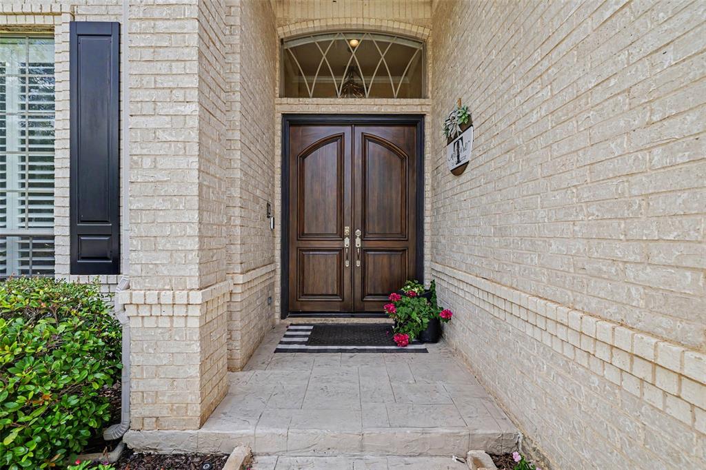 8217 Thornhill Drive Property Photo 4