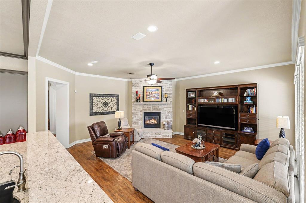 8217 Thornhill Drive Property Photo 10