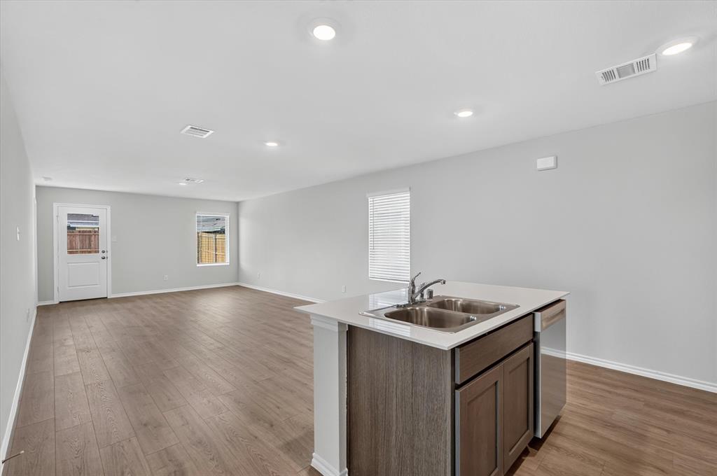 1121 Southfield Drive Property Photo 7