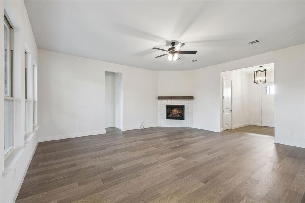 432 Daybreak Drive Property Photo 8