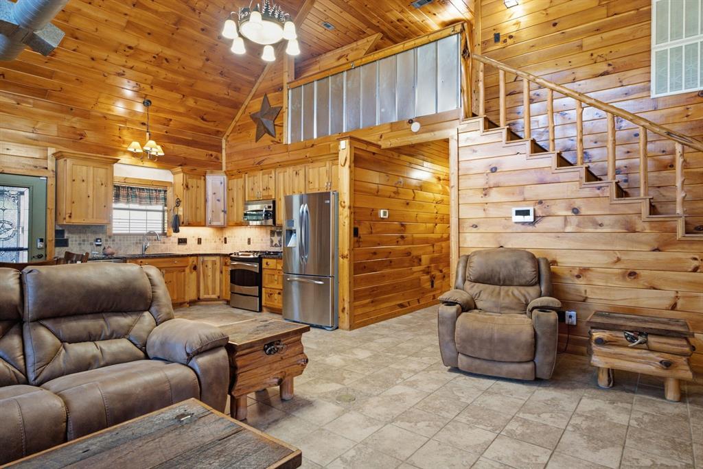 271 County Road 1559 Property Photo 6