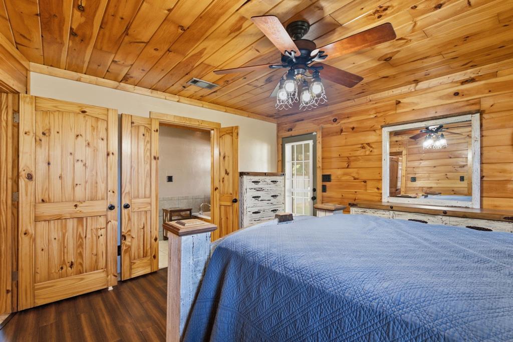 271 County Road 1559 Property Photo 10