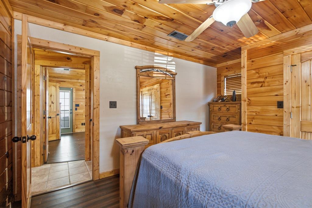 271 County Road 1559 Property Photo 15