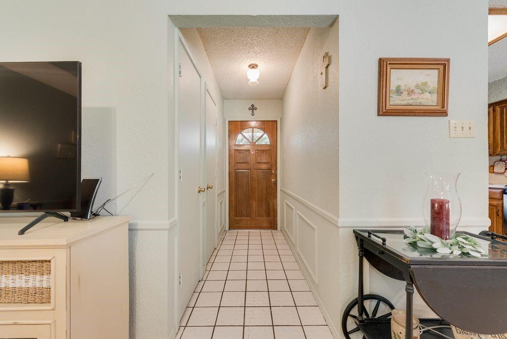 121 Tracy Drive Property Photo 3