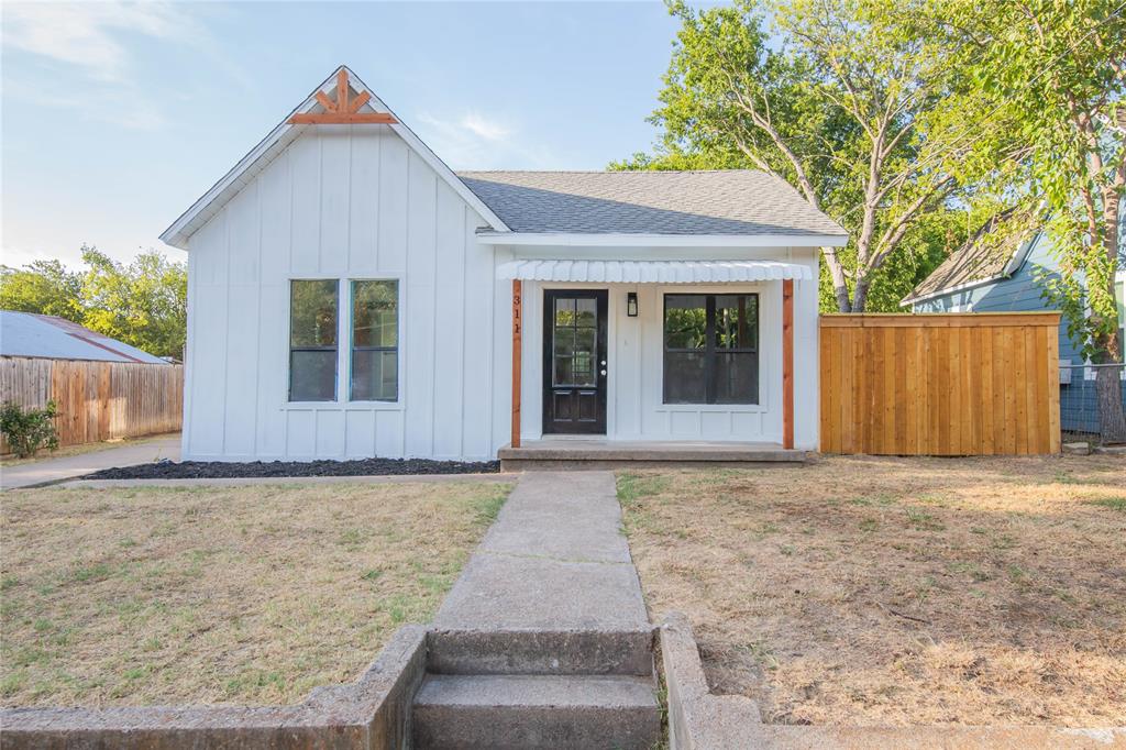 311 Throckmorton Property Photo 1