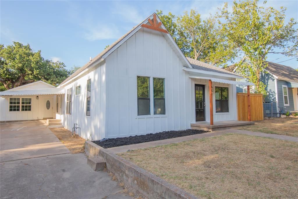 311 Throckmorton Property Photo 12