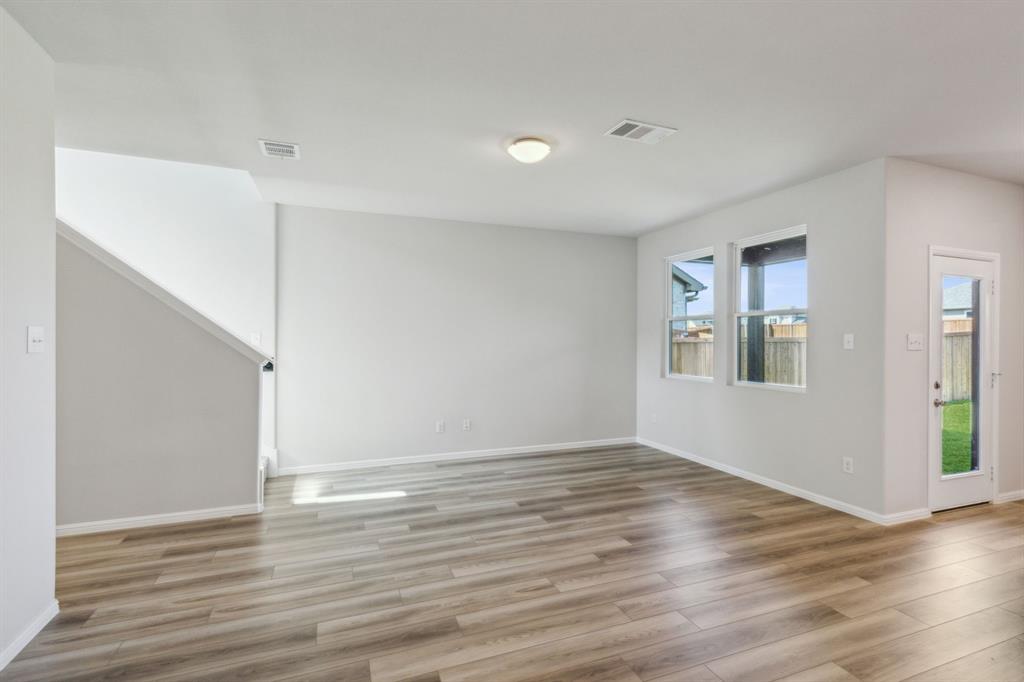 3010 Isla Terrace Property Photo 11
