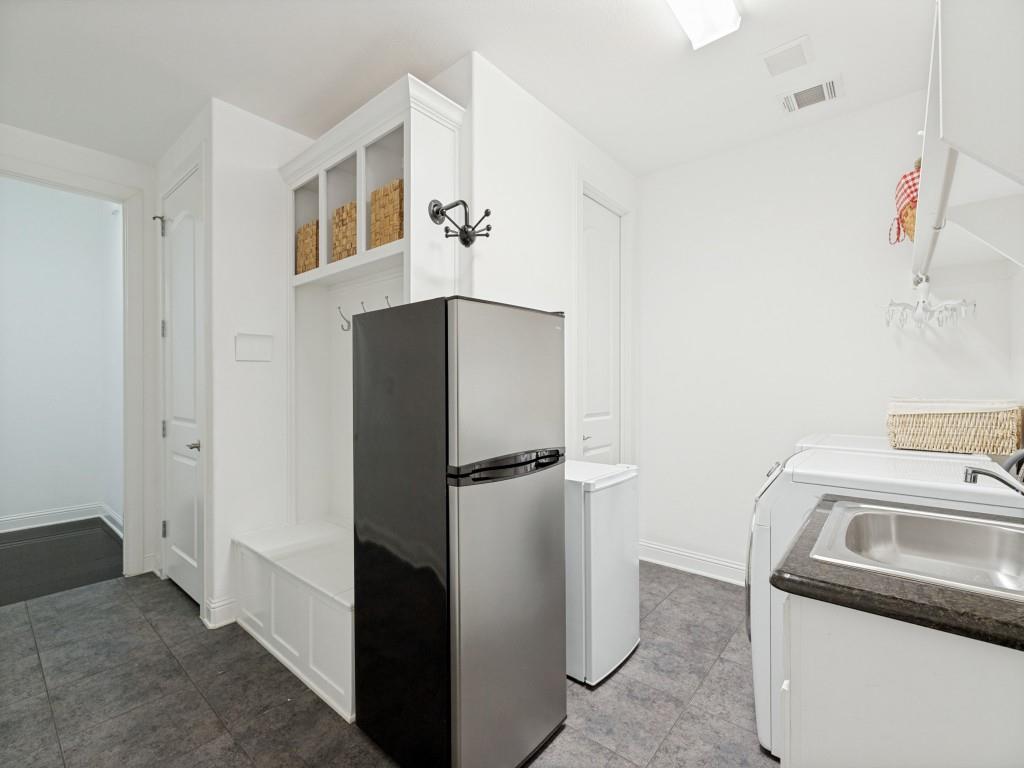 1036 Kenilworth Street Property Photo 31