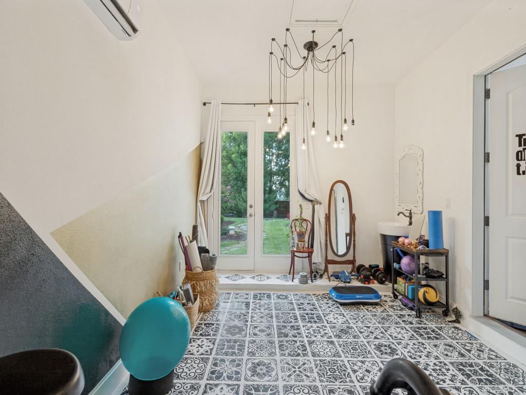 1036 Kenilworth Street Property Photo 32