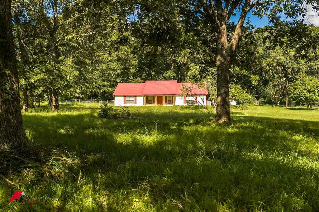 9823 Esthlyn Property Photo 2