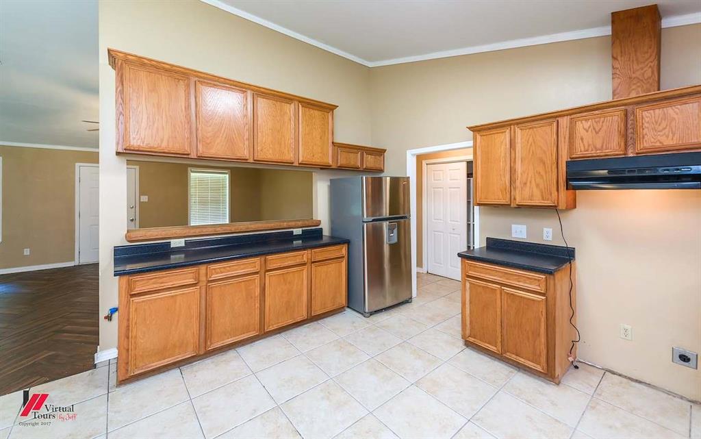 9823 Esthlyn Property Photo 8