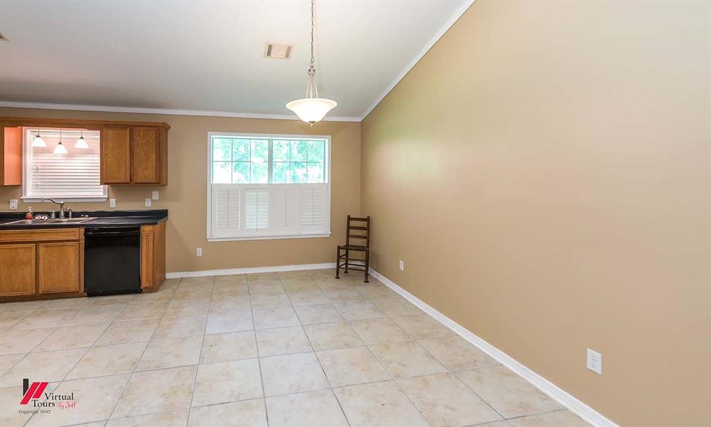9823 Esthlyn Property Photo 9