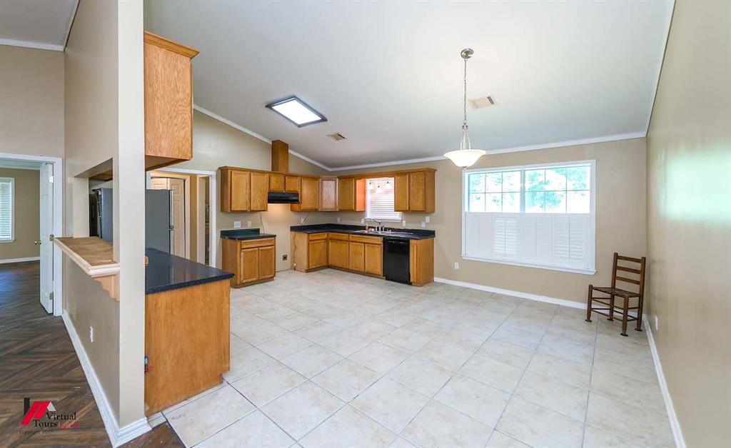 9823 Esthlyn Property Photo 12