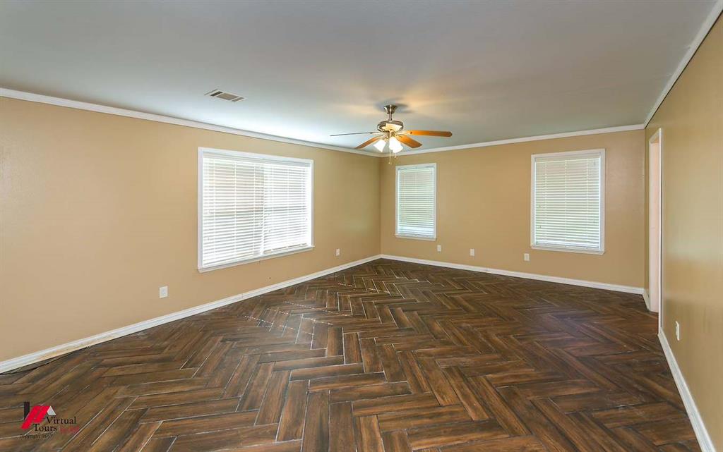 9823 Esthlyn Property Photo 16