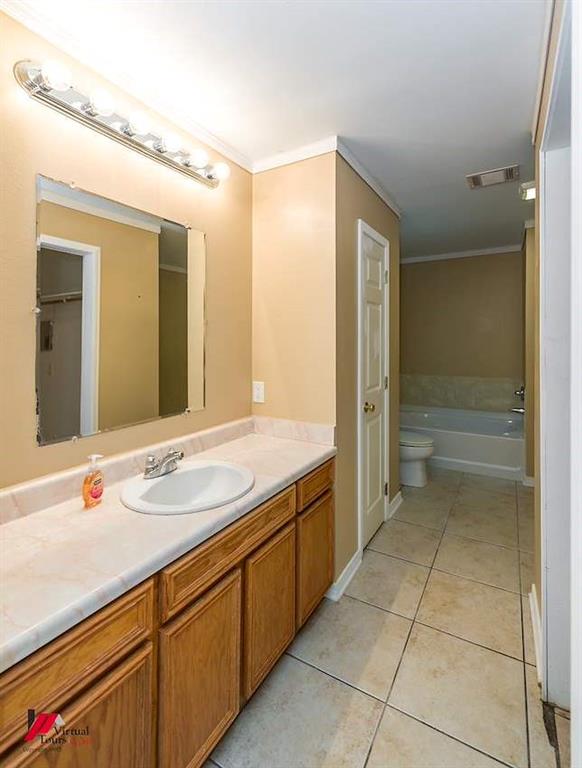 9823 Esthlyn Property Photo 18