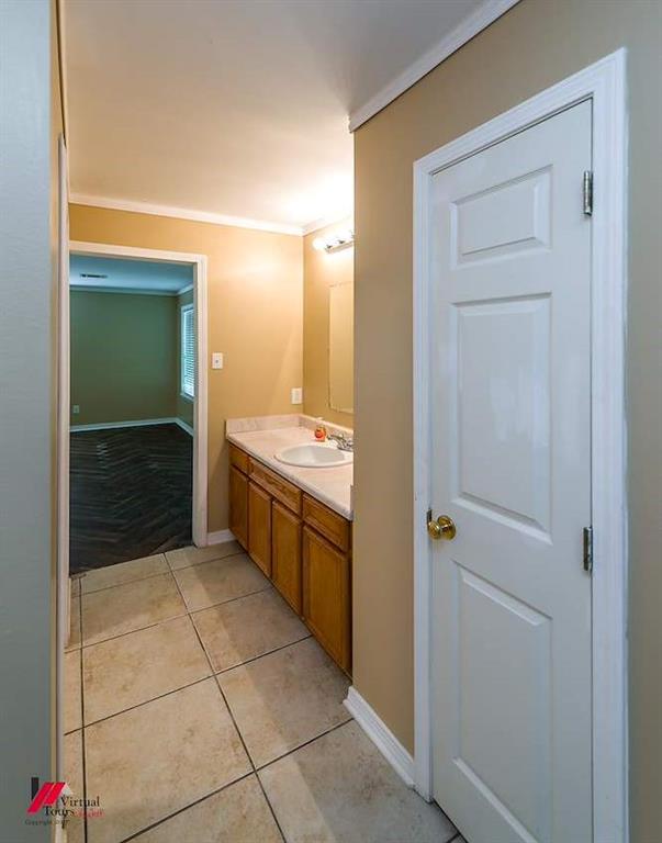 9823 Esthlyn Property Photo 22