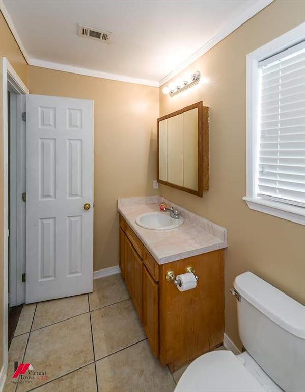 9823 Esthlyn Property Photo 30
