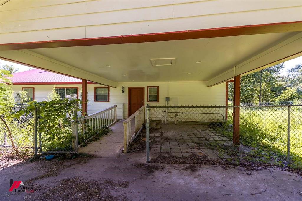 9823 Esthlyn Property Photo 32