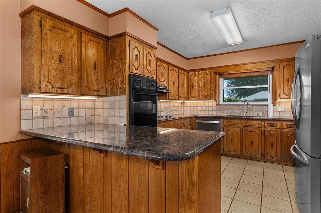 2300 Brookhaven Drive Property Photo 8