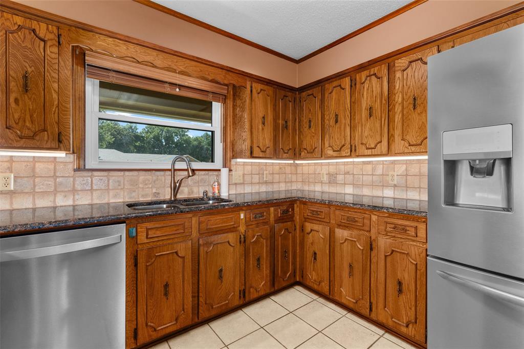 2300 Brookhaven Drive Property Photo 10