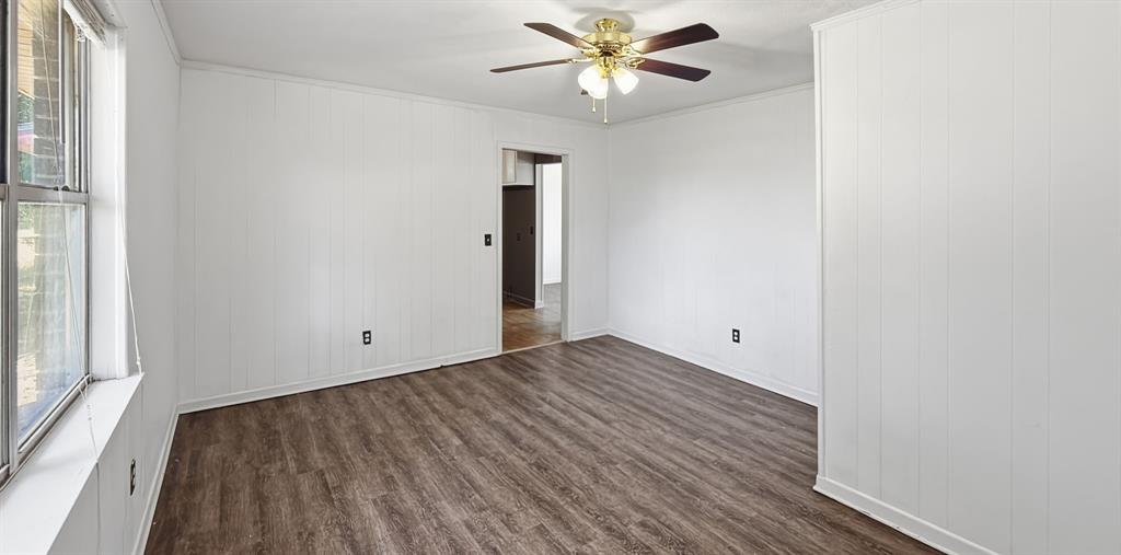 902 S Us Highway 281 Property Photo 16