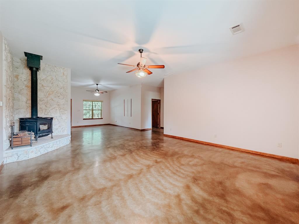 9982 County Road 4200 Property Photo 4