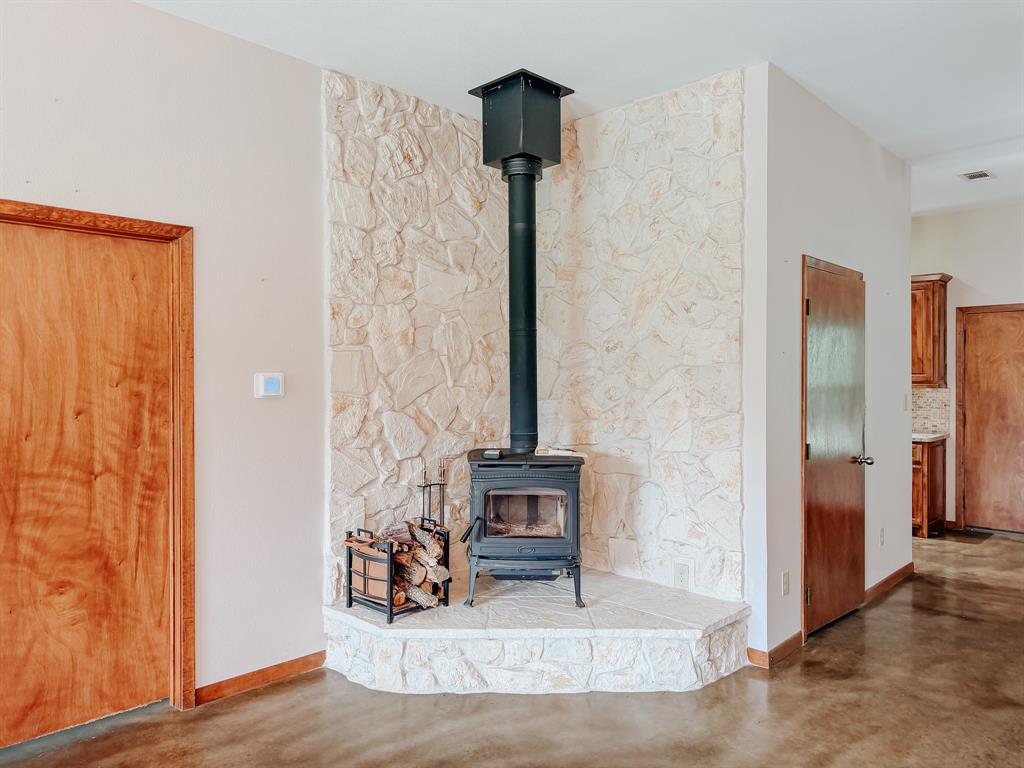 9982 County Road 4200 Property Photo 5