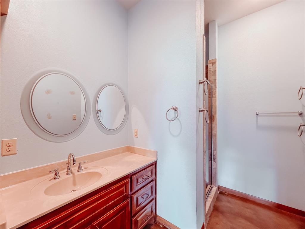 9982 County Road 4200 Property Photo 12