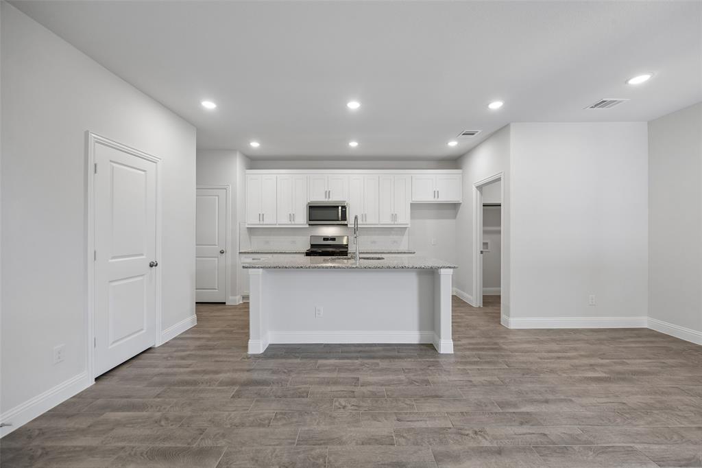 804 Aroco Bend Property Photo 3