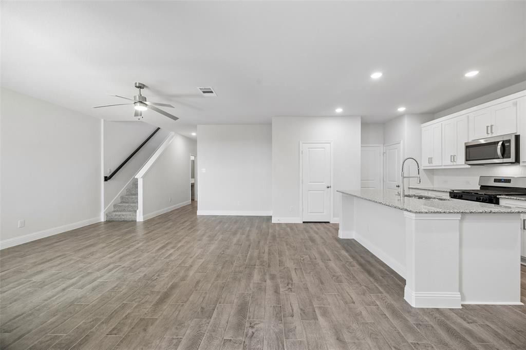 804 Aroco Bend Property Photo 7