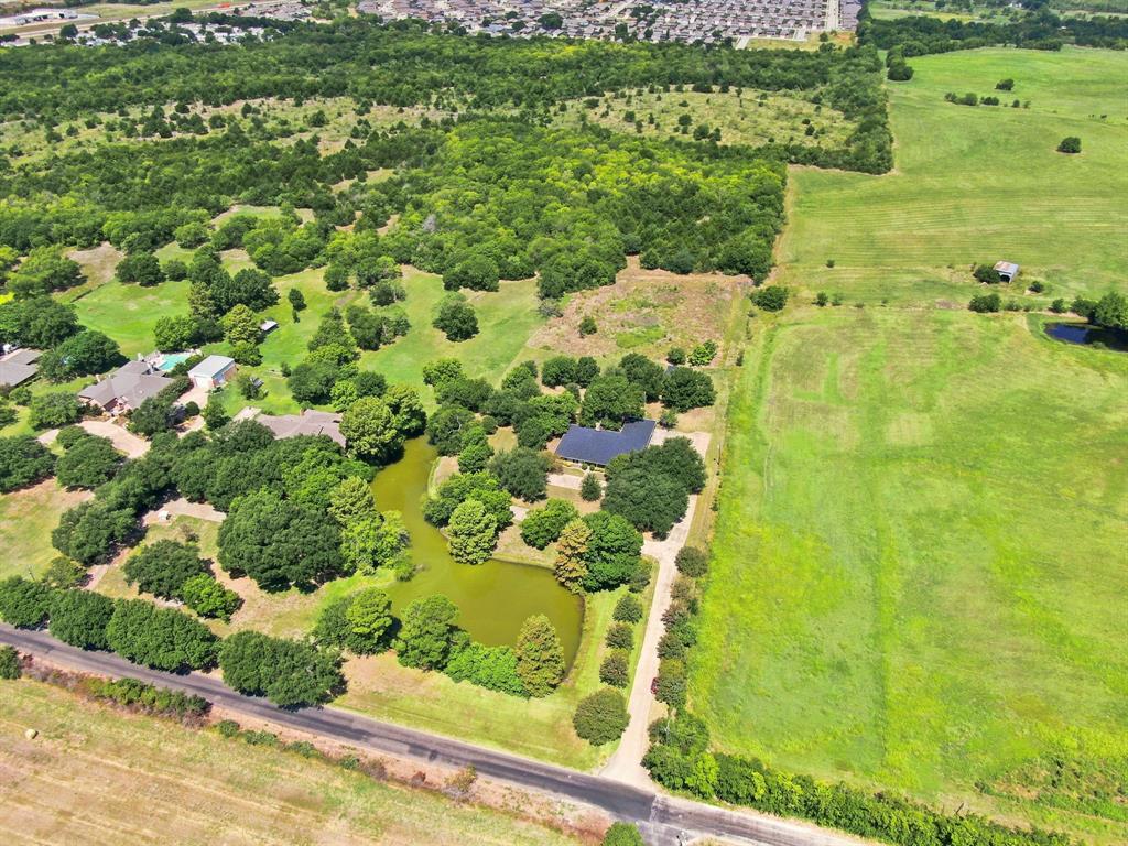 2000 Crisp Road Property Photo 1