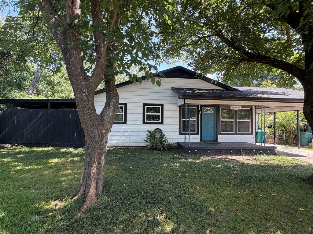 2028 E Jones Street Property Photo 1