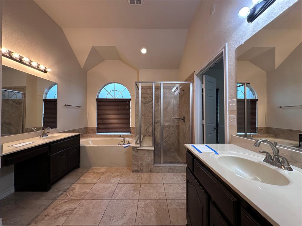 702 Carolyn T Hunt Drive Property Photo 13