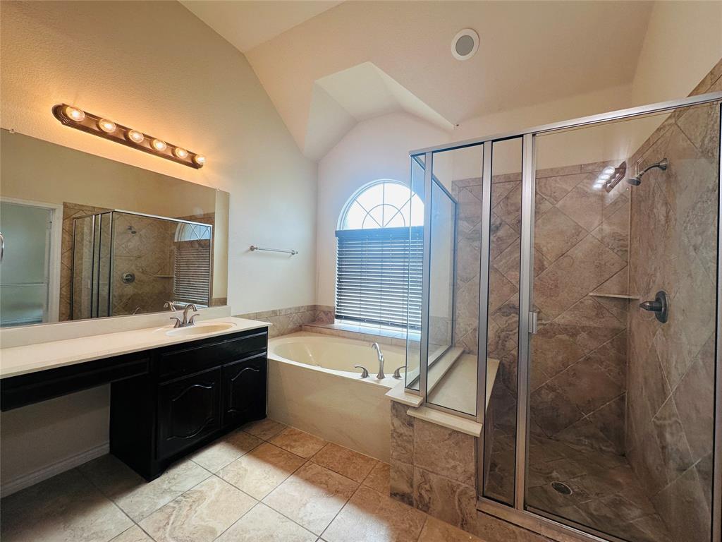702 Carolyn T Hunt Drive Property Photo 14