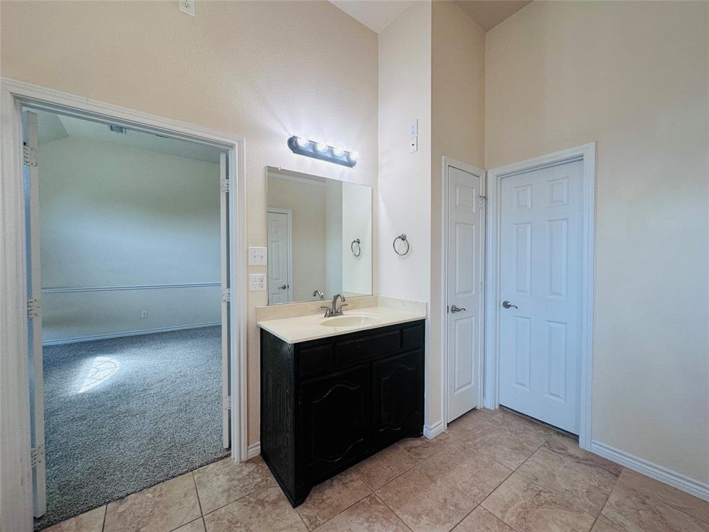 702 Carolyn T Hunt Drive Property Photo 15