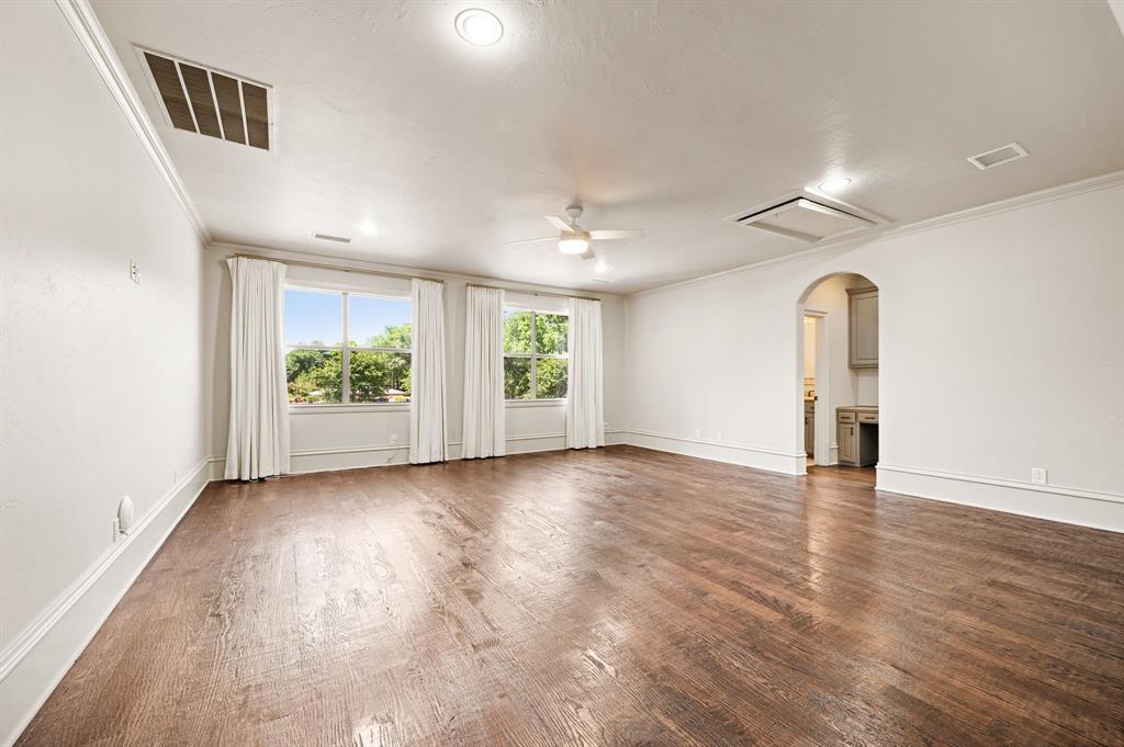 1609 Noble Way Property Photo 27