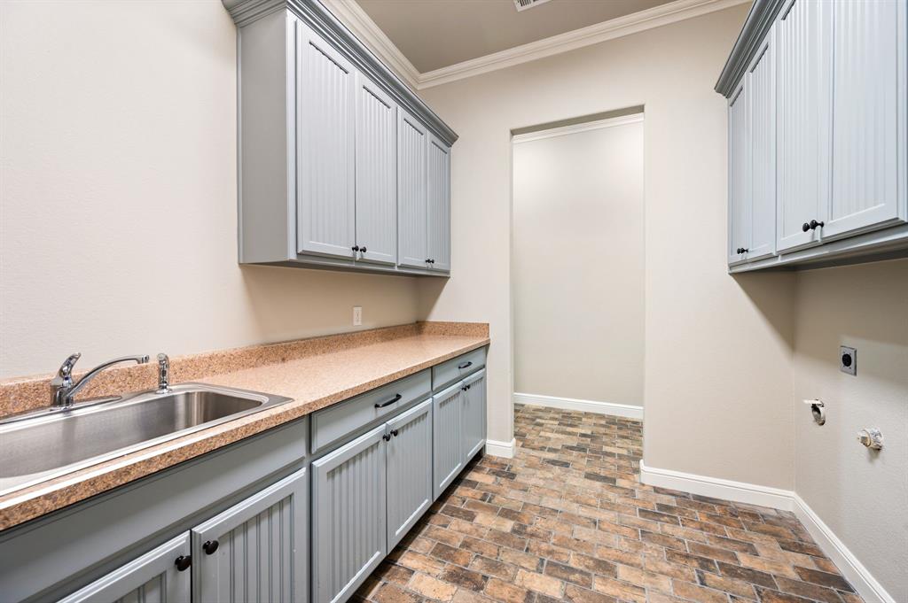 1609 Noble Way Property Photo 28