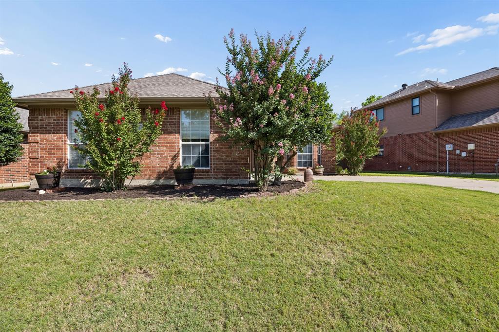 1833 Melton Drive Property Photo 2
