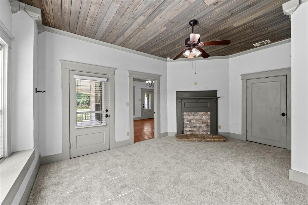269 E Holley Street Property Photo 10