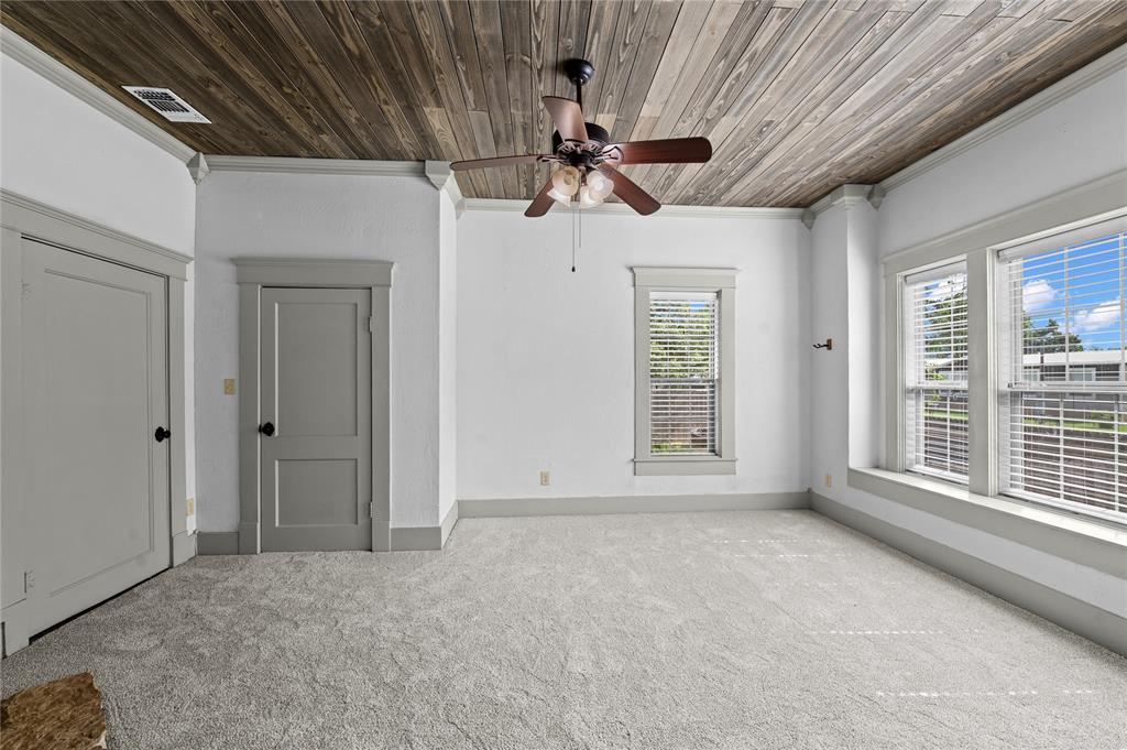 269 E Holley Street Property Photo 11