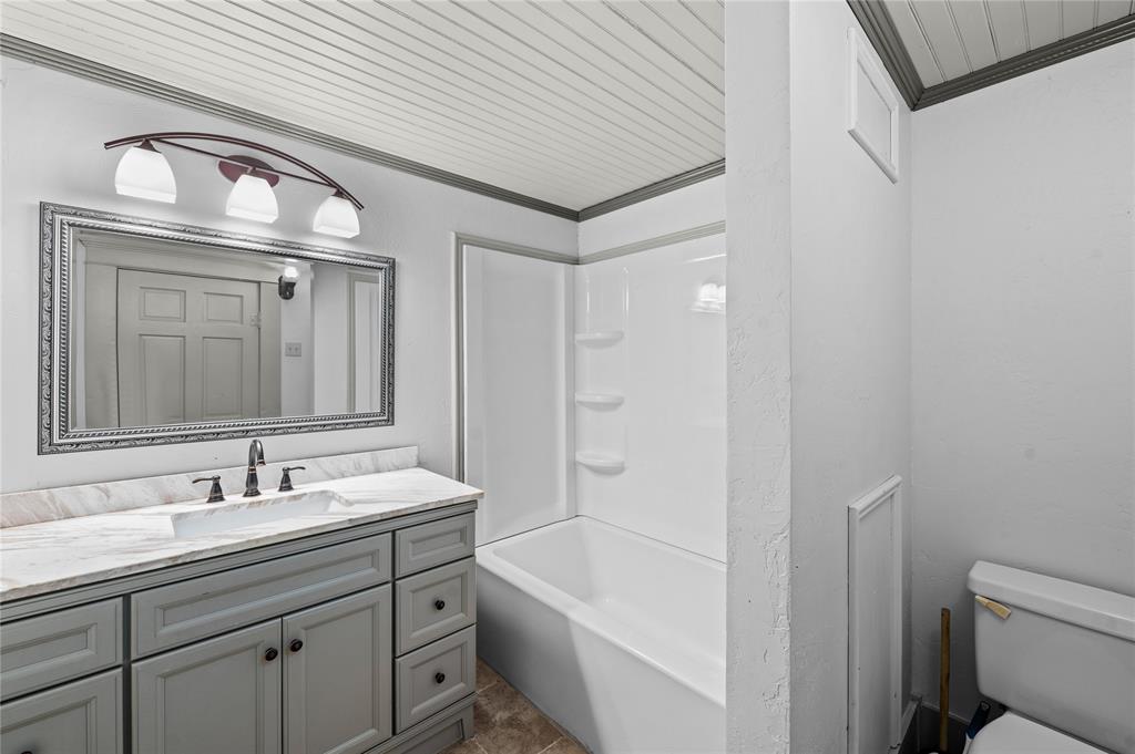 269 E Holley Street Property Photo 14
