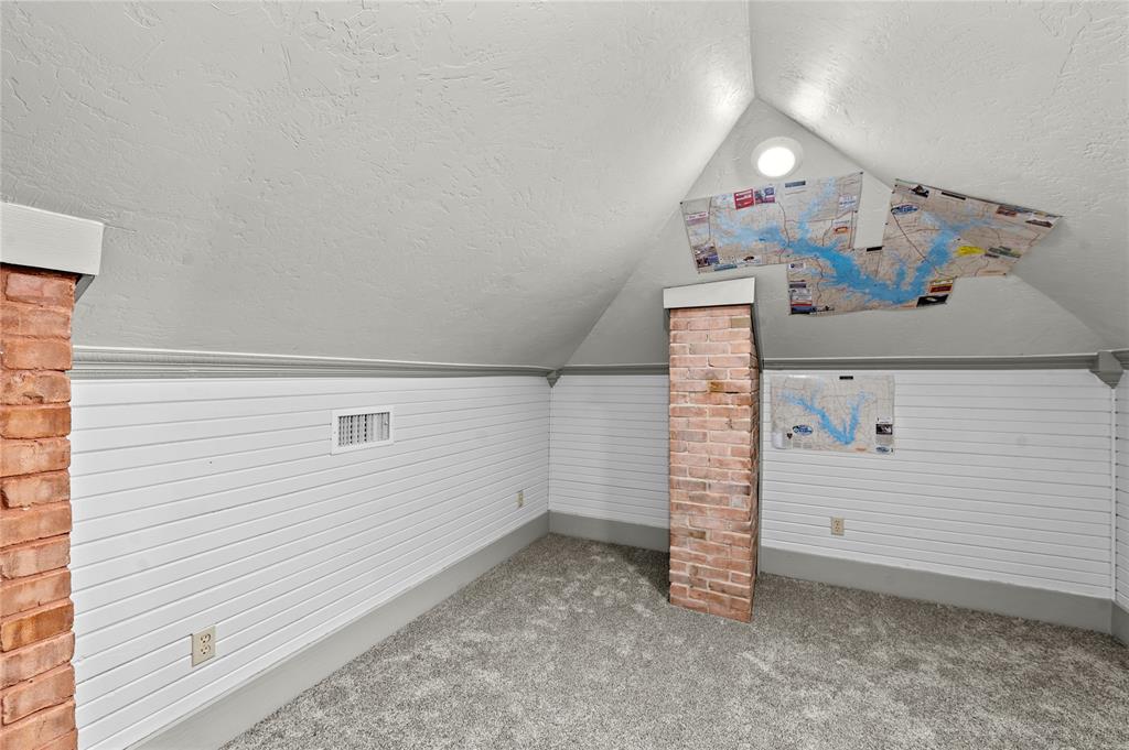 269 E Holley Street Property Photo 18