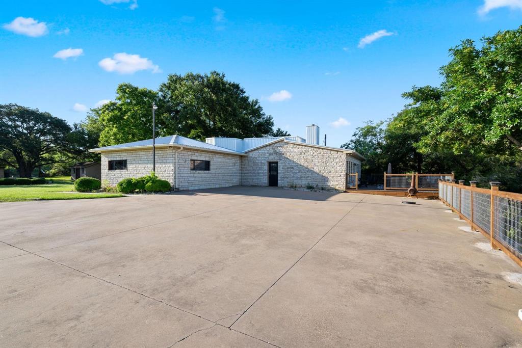 2500 Tom Chaney Property Photo 24