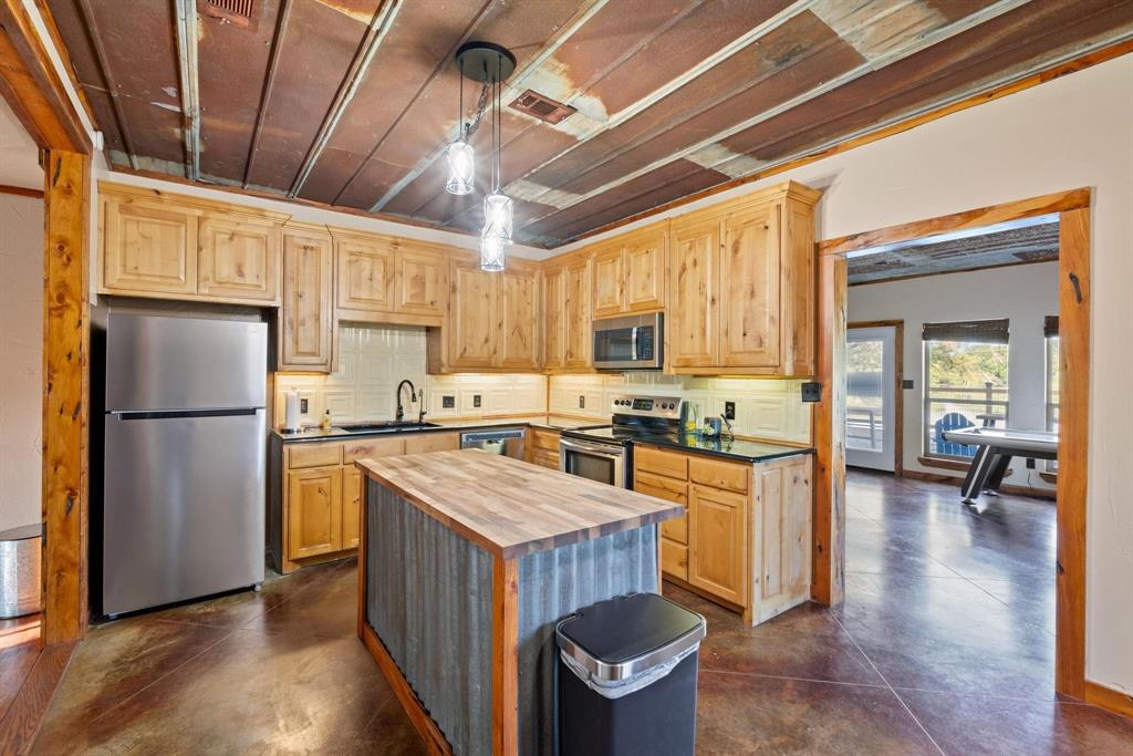 2500 Tom Chaney Property Photo 25