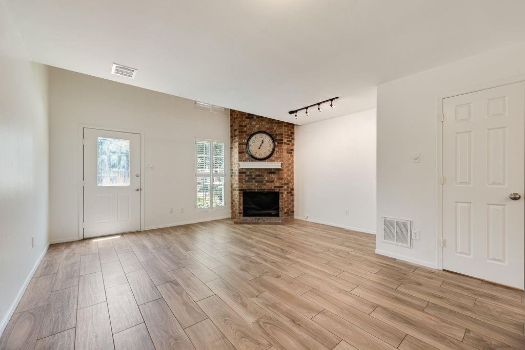28 Abbey Road Property Photo 6