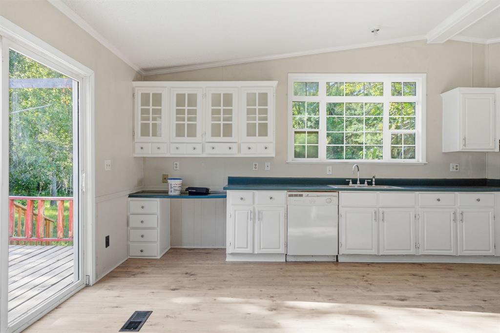 1205 County Line Road Property Photo 12