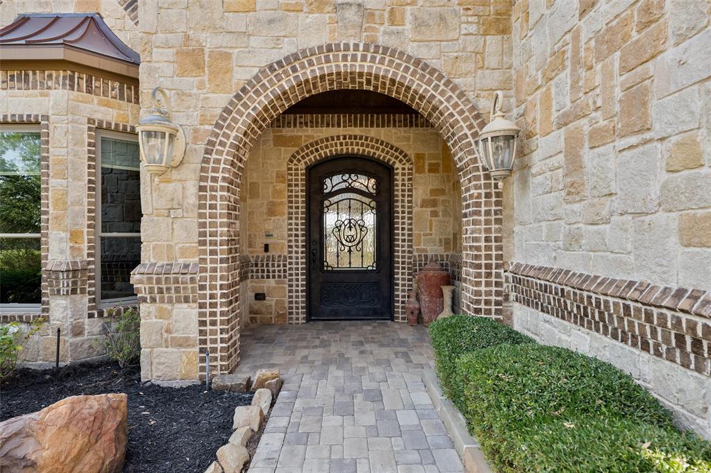 2113 Kings Pass Property Photo 3