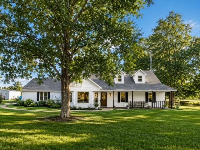 1817 County Road 3327 Property Photo 1
