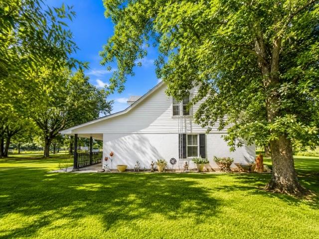 1817 County Road 3327 Property Photo 4